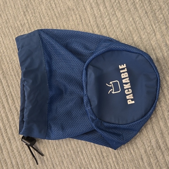 33,000 ft package-able Windbreaker, Size L Blue - Picture 9 of 10